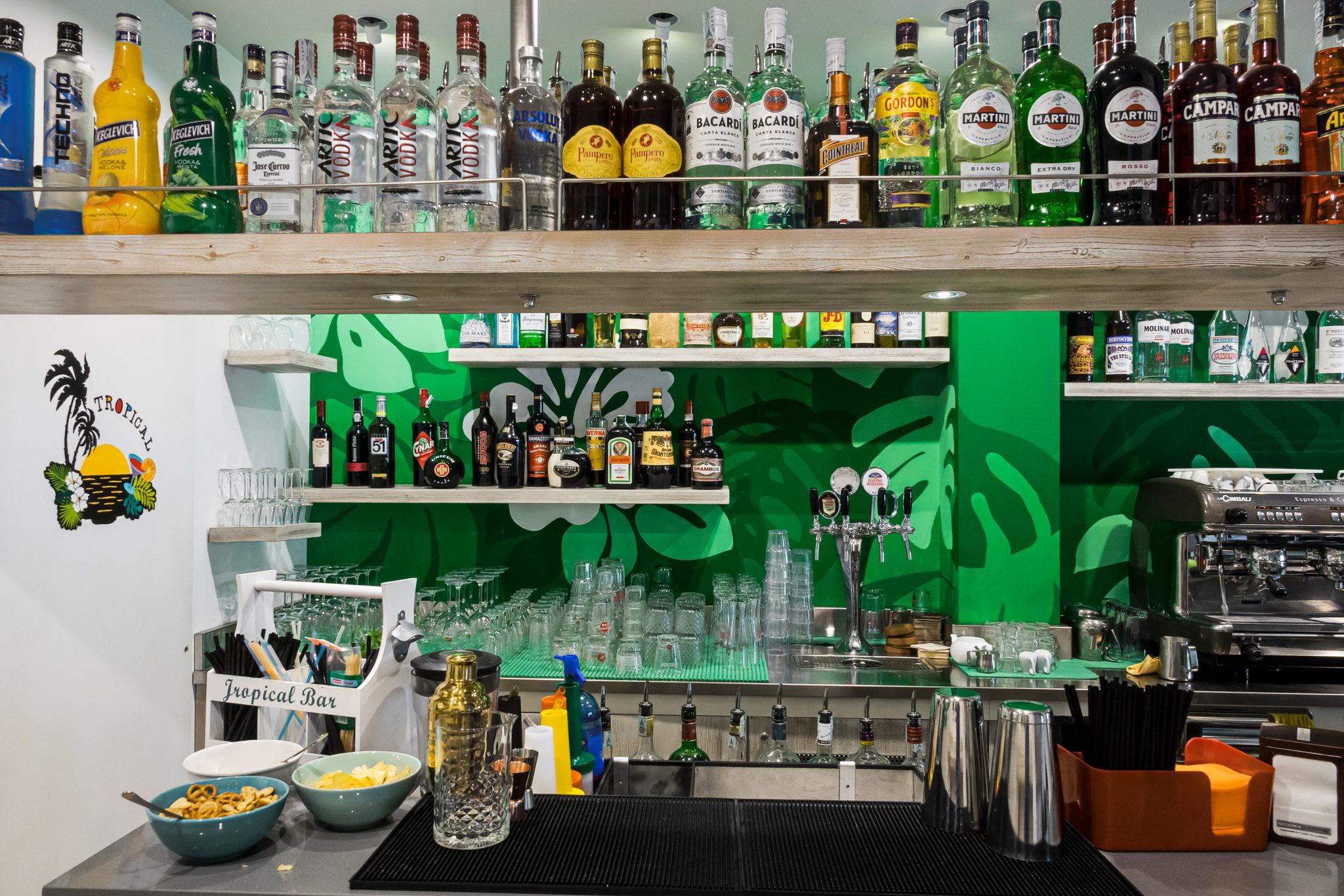 BAR TROPICAL – ALTOPASCIO (LU)